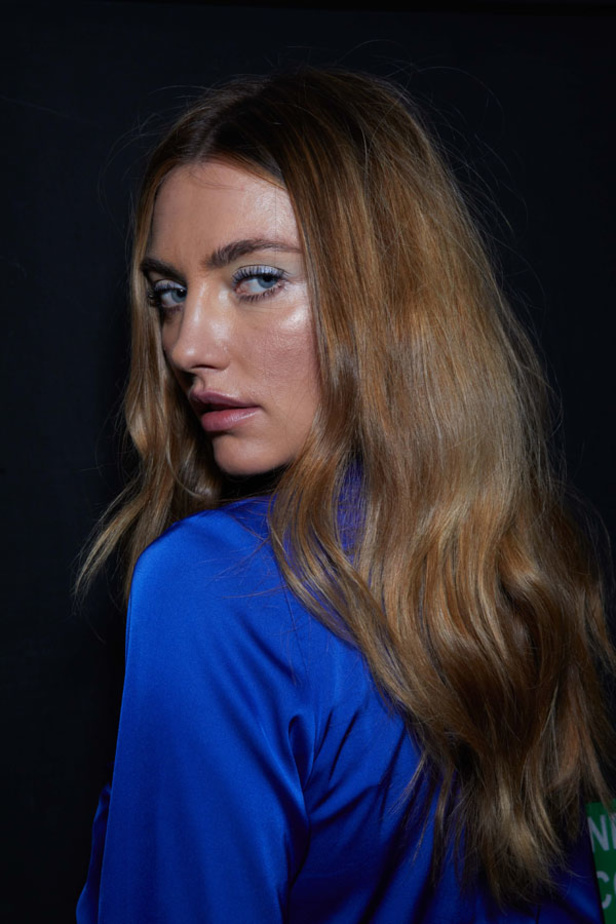  المرأة من قوة وإصرار مع مجموعة Elisabetta Franchi 