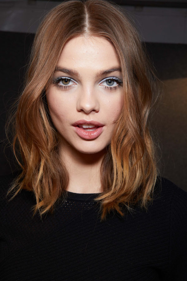  المرأة من قوة وإصرار مع مجموعة Elisabetta Franchi 