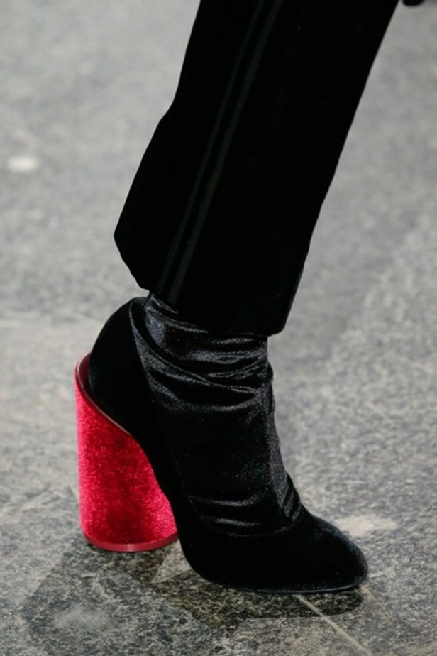 Givenchy بين الأسلوب الفيكتوري والهندي! 