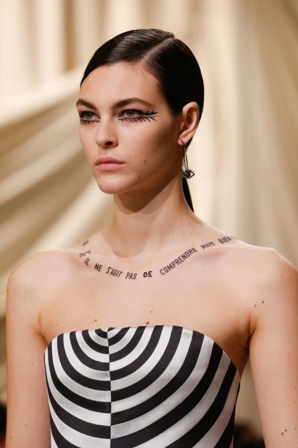 عرض أزياء كريستيان ديور لربيع 2018