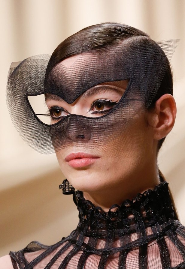 عرض أزياء كريستيان ديور لربيع 2018