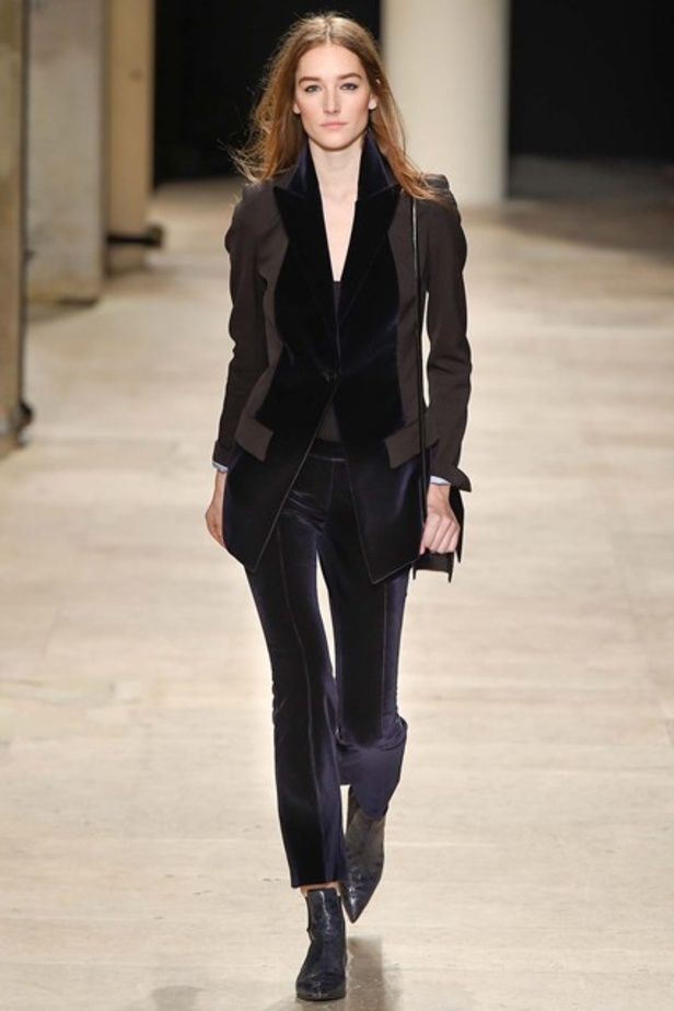 تصاميم Barbara Bui بطابع دراماتيكي!