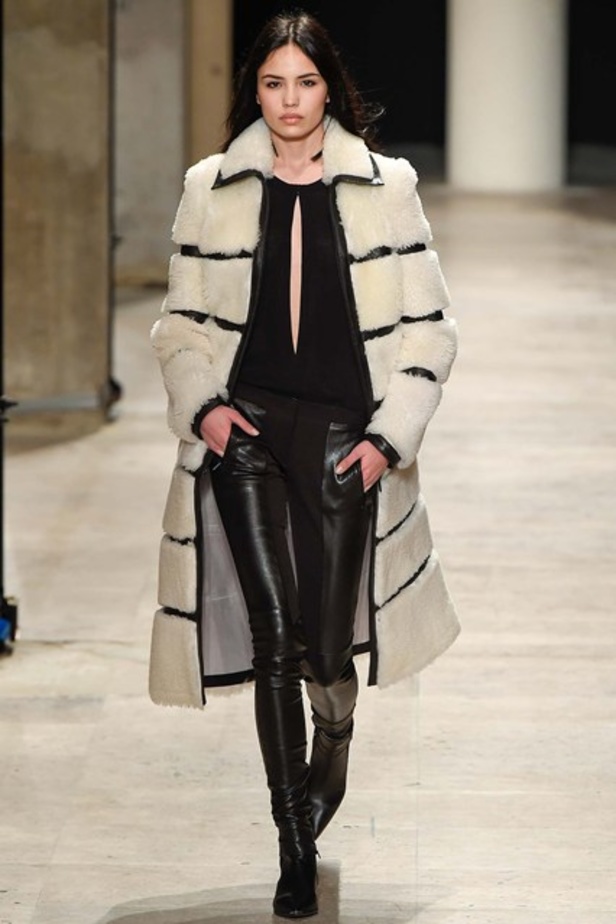 تصاميم Barbara Bui بطابع دراماتيكي!