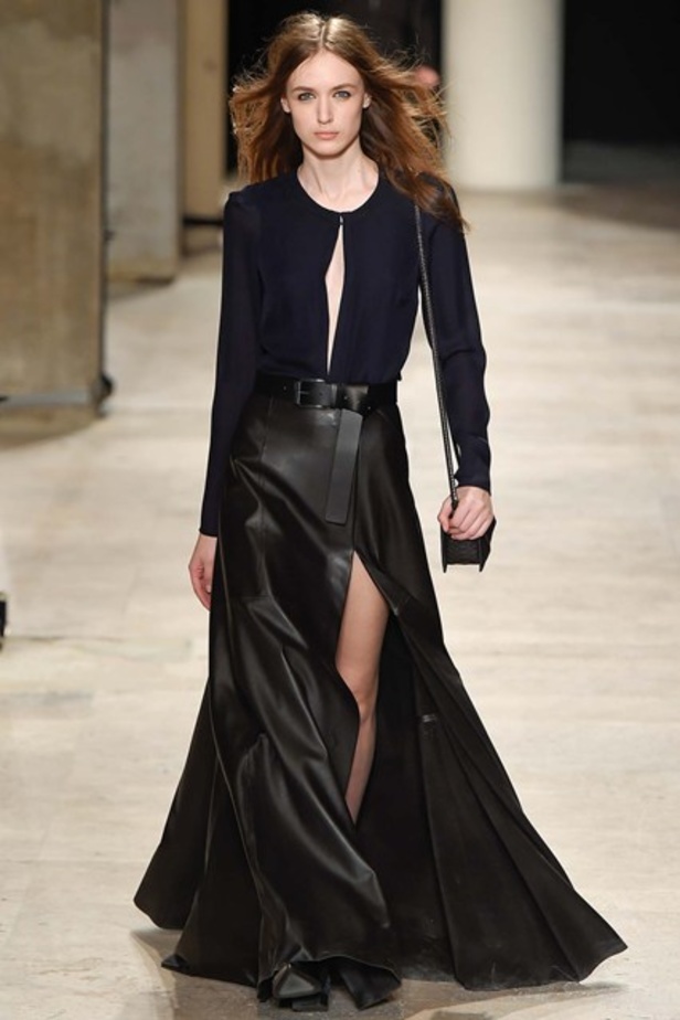 تصاميم Barbara Bui بطابع دراماتيكي!