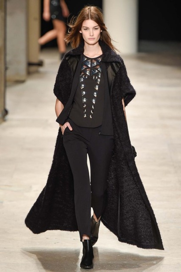 تصاميم Barbara Bui بطابع دراماتيكي!