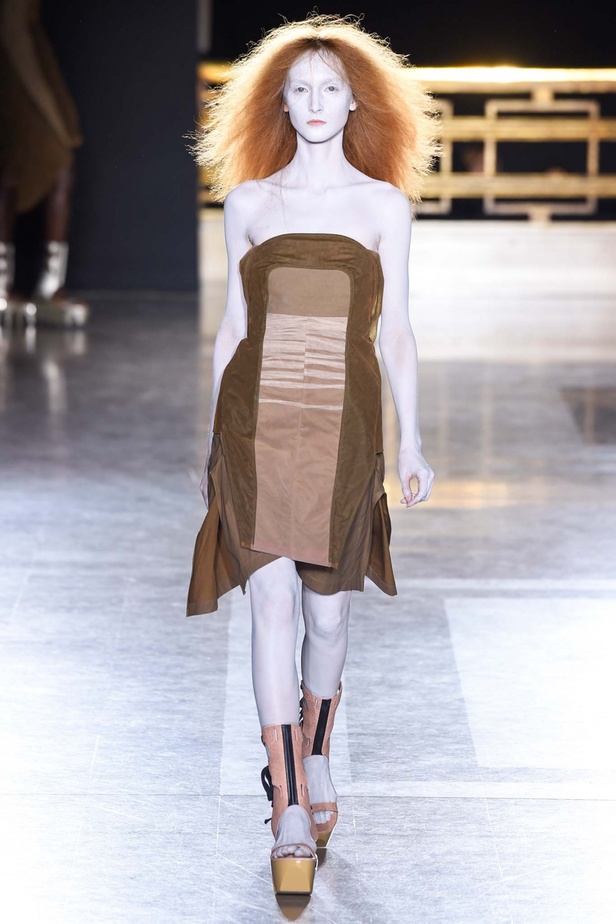 Rick Owens: مجموعة منتفضة على الواقع