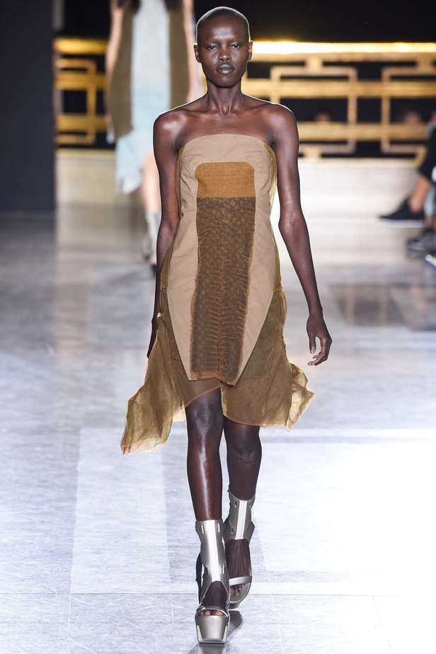 Rick Owens: مجموعة منتفضة على الواقع