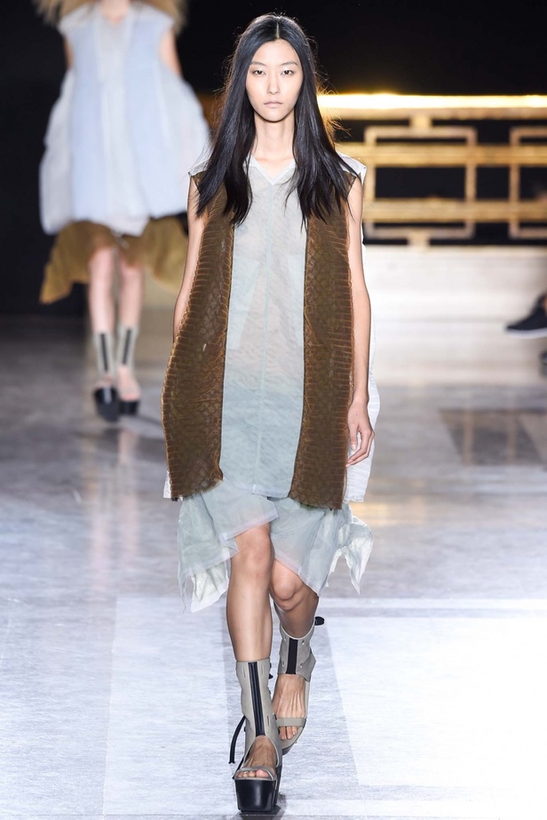 Rick Owens: مجموعة منتفضة على الواقع