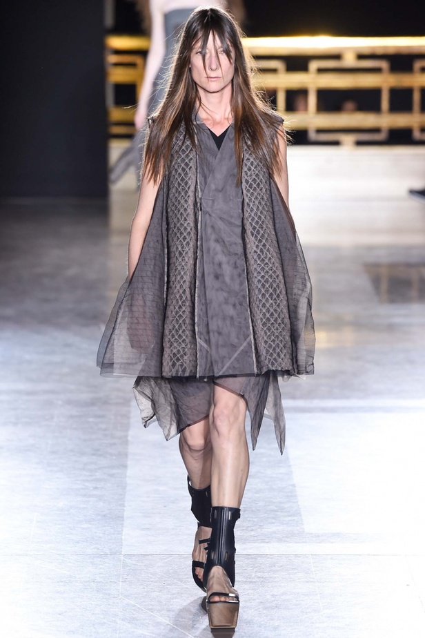 Rick Owens: مجموعة منتفضة على الواقع