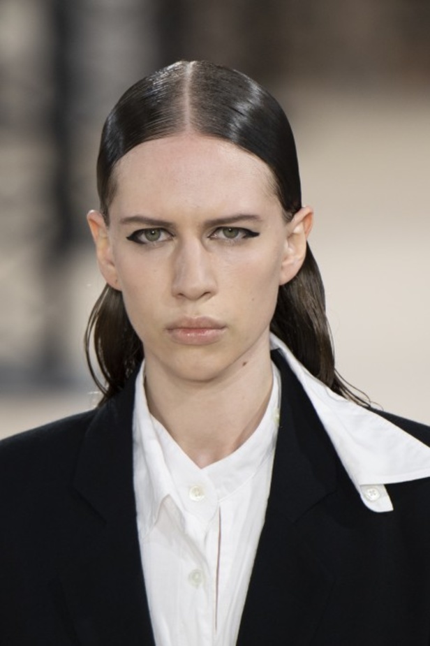 اسبوع الموضة في باريس 2019 مجموعة Ann Demeulemeester لربيع وصيف 2020 