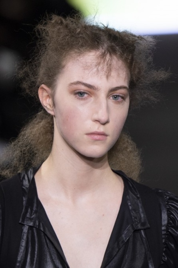 عرض مجموعة Ann Demeulemeester في باريس