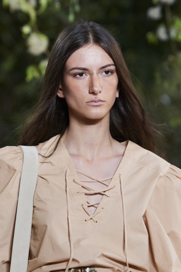 عرض ازياء Alberta Ferretti من أسبوع الموضة في ميلانو لربيع وصيف 2020