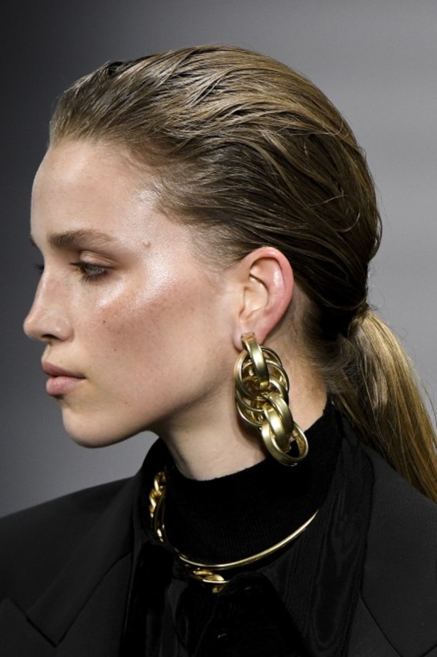 مجموعة Alberta Ferretti الفاخرة خلال اسبوع الموضة في ميلانو لخريف وشتاء 2020-2021