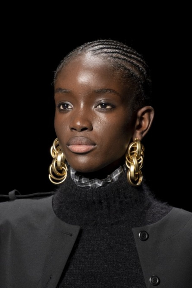 مجموعة Alberta Ferretti الفاخرة خلال اسبوع الموضة في ميلانو لخريف وشتاء 2020-2021