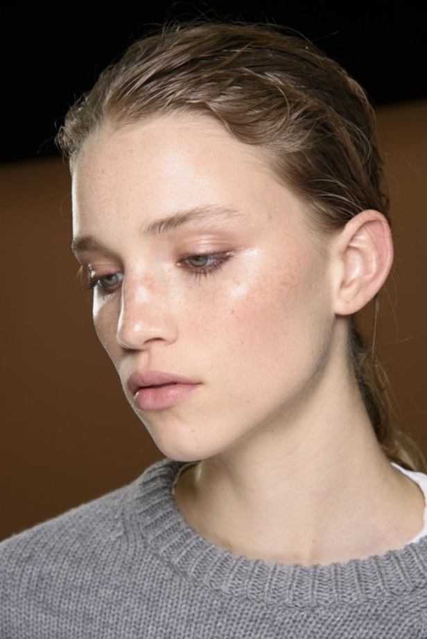 مجموعة Alberta Ferretti الفاخرة خلال اسبوع الموضة في ميلانو لخريف وشتاء 2020-2021