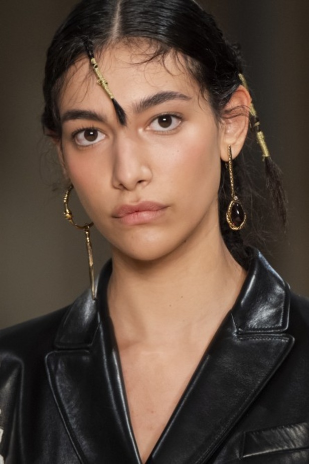 اسبوع الموضة في باريس 2019 مجموعة الملابس الجاهزة من ألكسندر ماكوين لربيع وصيف 2020