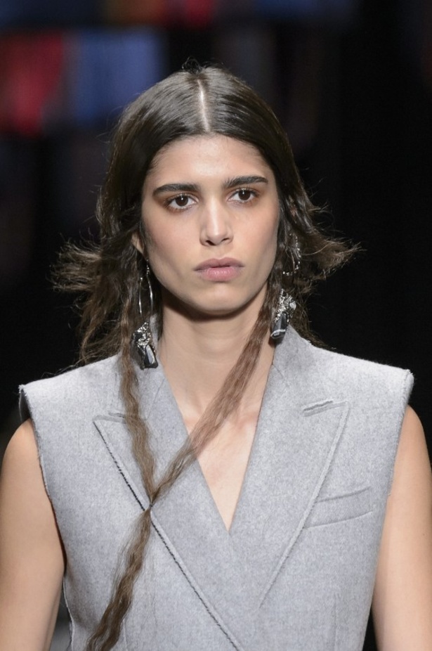 مجموعة الكسندر ماكوين للألبسة الجاهزة لخريف و شتاء 2017