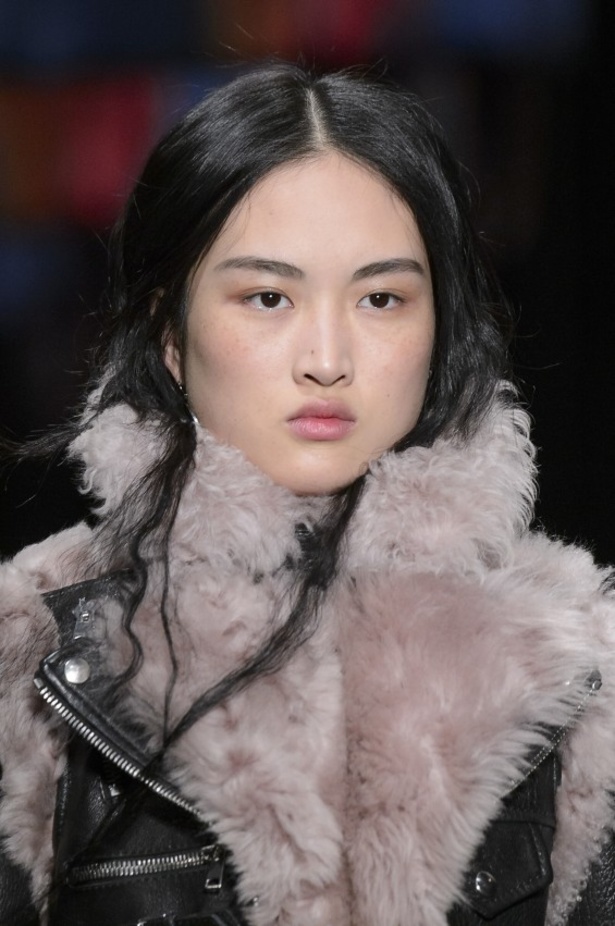 مجموعة الكسندر ماكوين للألبسة الجاهزة لخريف و شتاء 2017