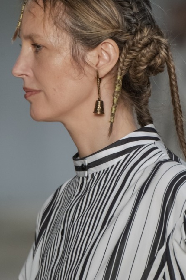 اسبوع الموضة في باريس 2019 مجموعة الملابس الجاهزة من ألكسندر ماكوين لربيع وصيف 2020