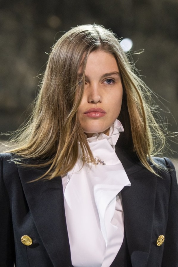 مجموعة الألبسة الراقية من ألكسندر فوتييه لربيع 2019