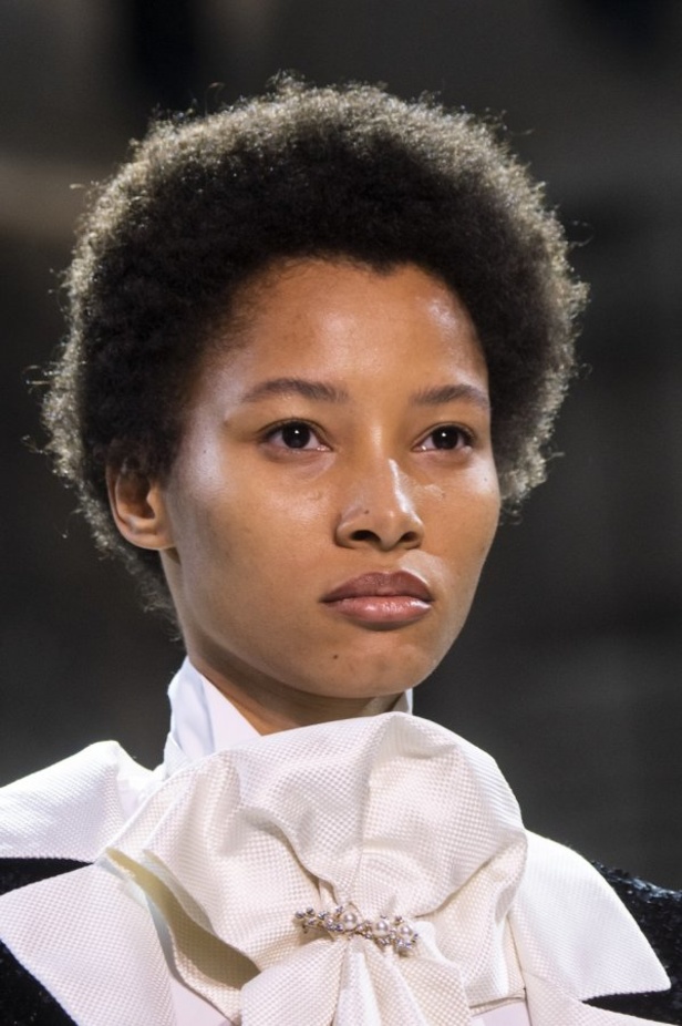 مجموعة الألبسة الراقية من ألكسندر فوتييه لربيع 2019