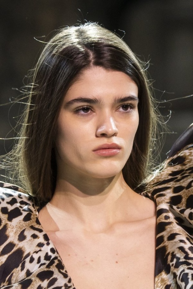 مجموعة الألبسة الراقية من ألكسندر فوتييه لربيع 2019