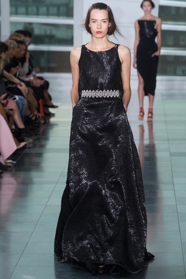 بريق السجادة الحمراء لدى Antonio Berardi في أسبوع لندن