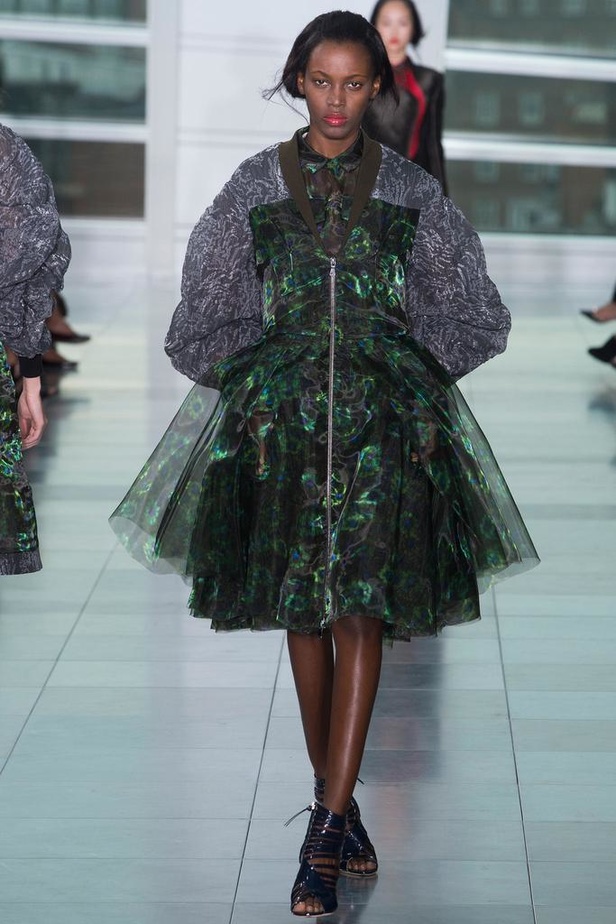 بريق السجادة الحمراء لدى Antonio Berardi في أسبوع لندن