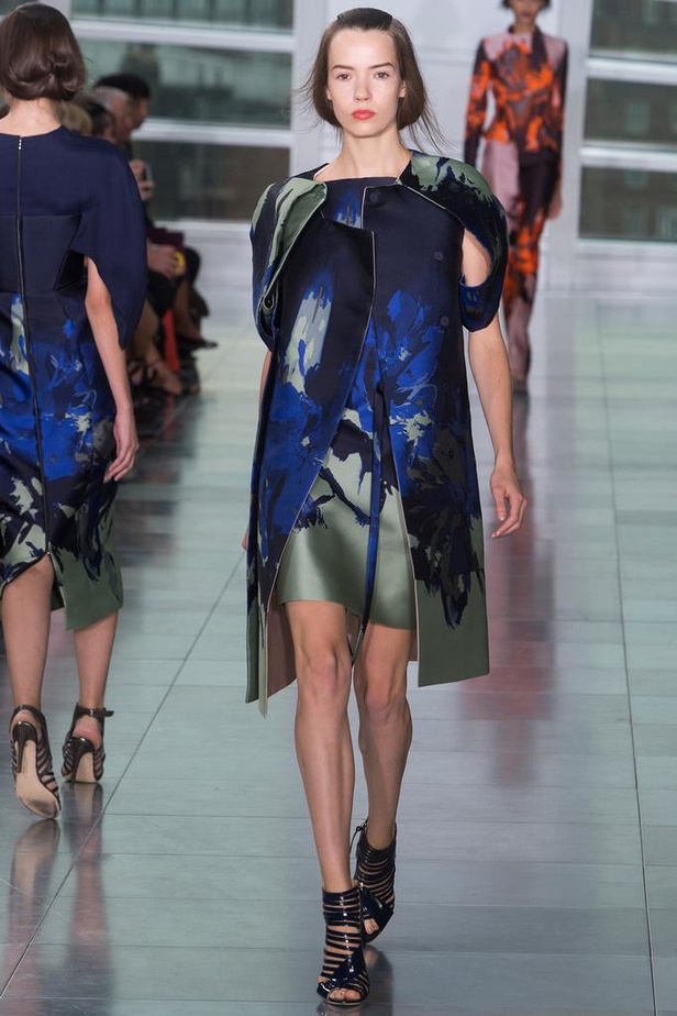 بريق السجادة الحمراء لدى Antonio Berardi في أسبوع لندن