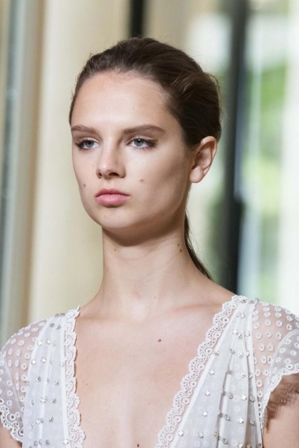 اسبوع الموضة في باريس 2019 مجموعة altuzarra للملابس الجاهزة لربيع وصيف 2020