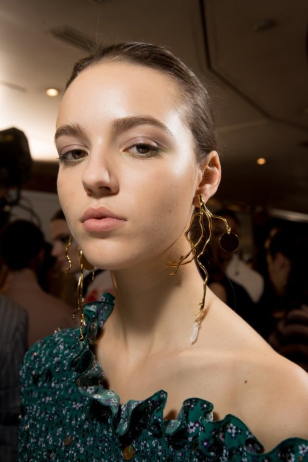 عرض ازياء ألتوزارا لخريف وشتاء 2018