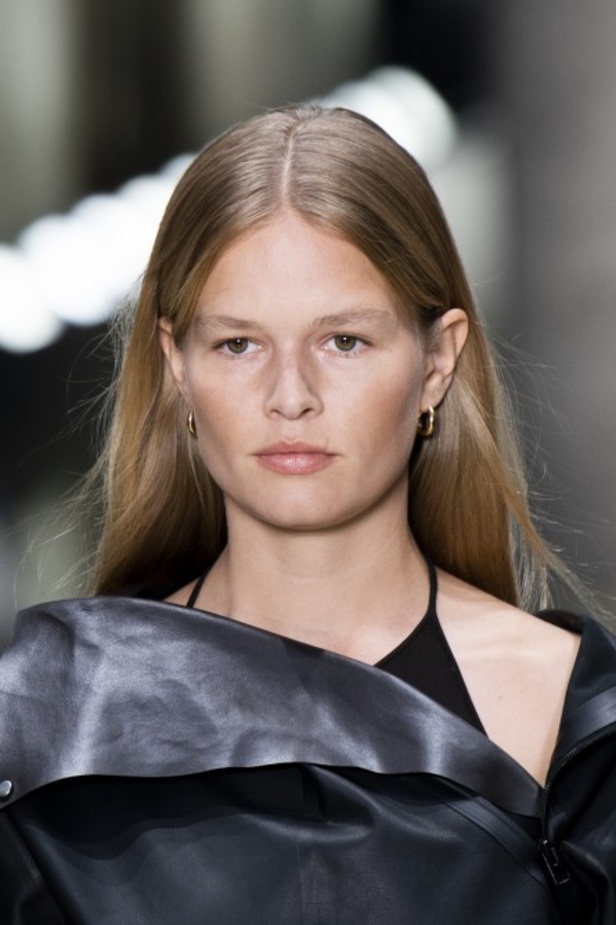 حرفية وإبداع في مجموعة Bottega Veneta لربيع وصيف 2020