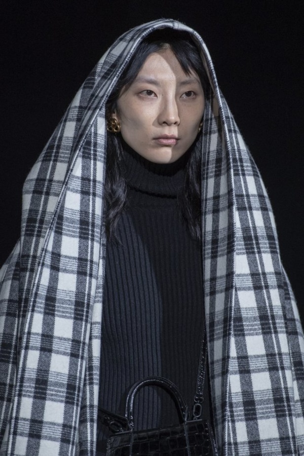 عرض Balenciaga لخريف 2019