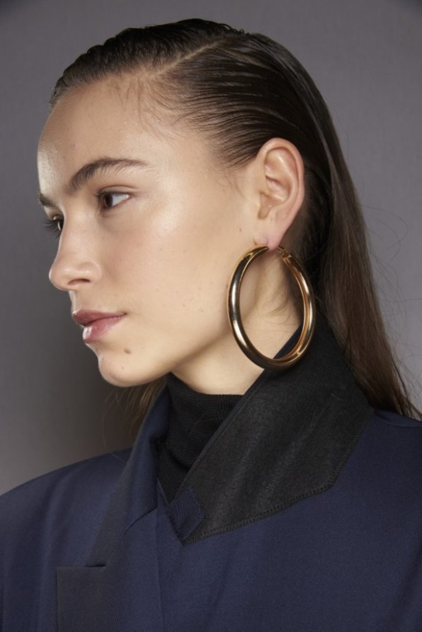 عرض ازياء balmain لخريف وشتاء 2020-2021 مباشرة من باريس