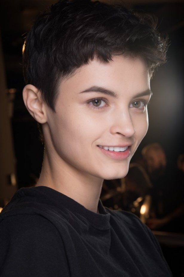 عرض ازياء مجموعة بوتيغا فينيتا لخريف وشتاء 2018