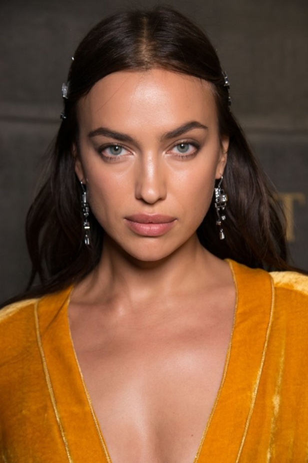 عرض ازياء مجموعة بوتيغا فينيتا لخريف وشتاء 2018