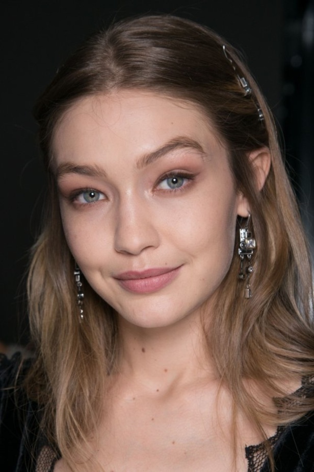 عرض ازياء مجموعة بوتيغا فينيتا لخريف وشتاء 2018