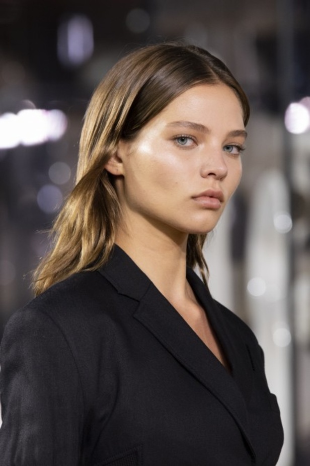 اسبوع الموضة في لندن 2019 عرض أزياء BURBERRY لربيع وصيف 2020