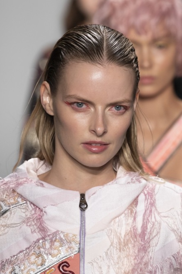 مجموعة Custo Barcelona SS20 تستحدث موضة وحدة الألوان 