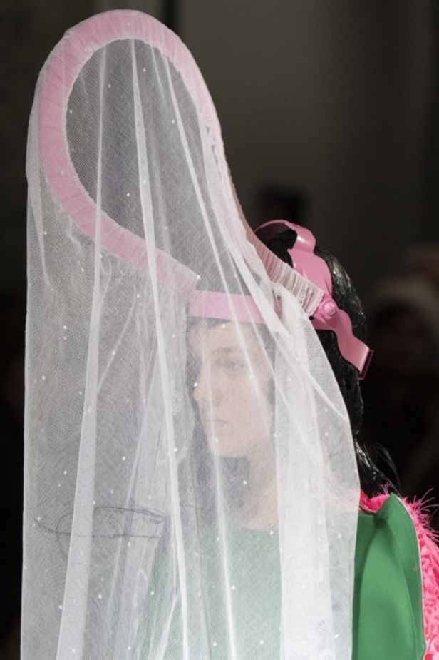 عرض مجموعة Comme Des Garçons  خريف وشتاء 2020 