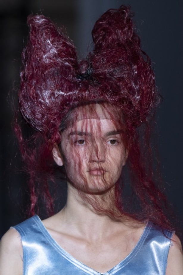 اسبوع الموضة في باريس 2019 مجموعة الملابس الجاهزة من COMME DES GARCONS  لربيع وصيف 2020 ‏