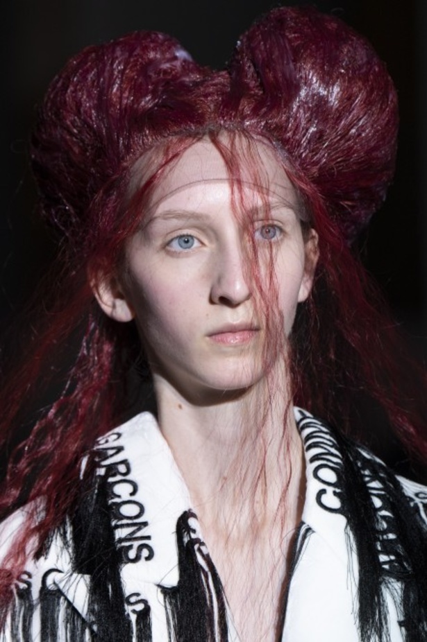 اسبوع الموضة في باريس 2019 مجموعة الملابس الجاهزة من COMME DES GARCONS  لربيع وصيف 2020 ‏