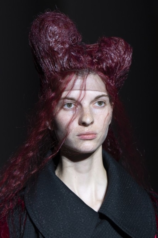 اسبوع الموضة في باريس 2019 مجموعة الملابس الجاهزة من COMME DES GARCONS  لربيع وصيف 2020 ‏