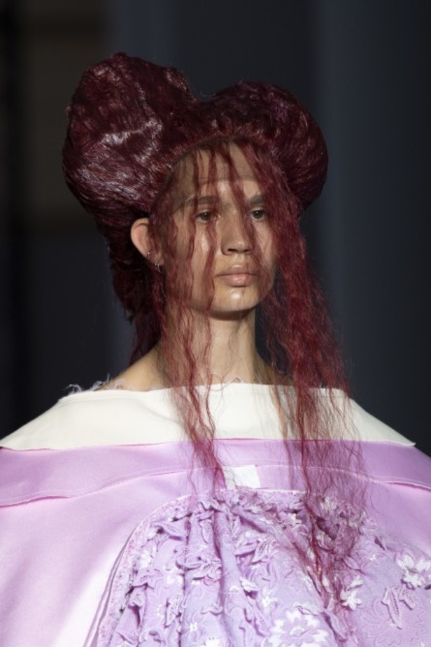 اسبوع الموضة في باريس 2019 مجموعة الملابس الجاهزة من COMME DES GARCONS  لربيع وصيف 2020 ‏