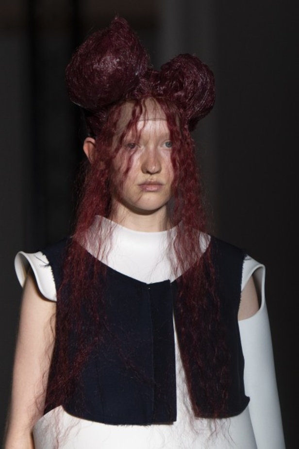 اسبوع الموضة في باريس 2019 مجموعة الملابس الجاهزة من COMME DES GARCONS  لربيع وصيف 2020 ‏