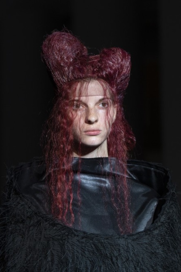 اسبوع الموضة في باريس 2019 مجموعة الملابس الجاهزة من COMME DES GARCONS  لربيع وصيف 2020 ‏