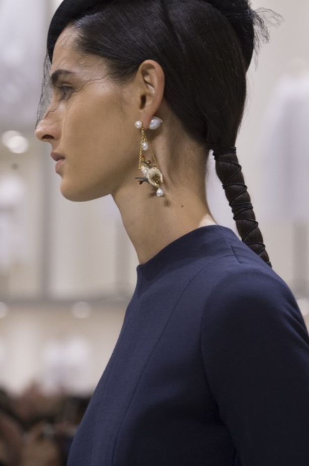 الأنوثة والأناقة.. عنوانا مجموعة دار Dior للهوت كوتور لخريف وشتاء 2018 - 2019 