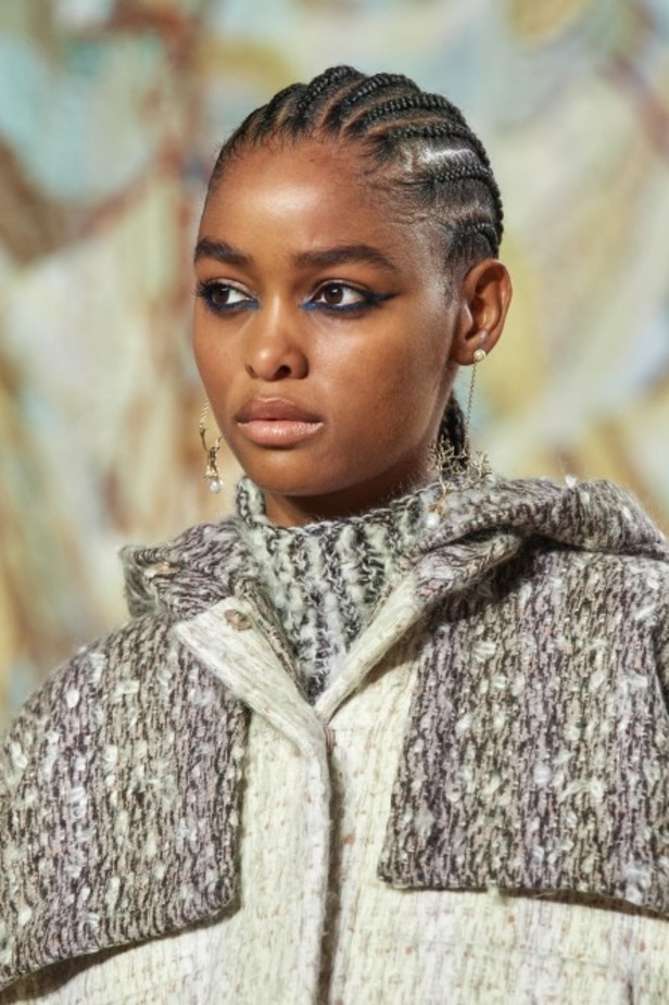 عرض أزياء ديور Dior للتصاميم الراقية لموسم خريف وشتاء 2021-2022