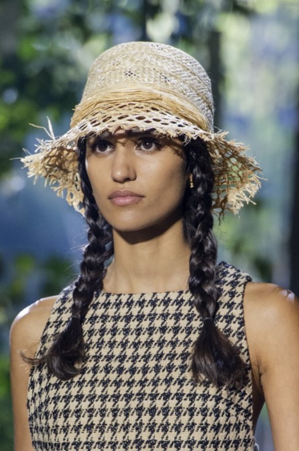 اسبوع الموضة في باريس 2019 ازياء MAISON DIOR الفاخرة لربيع وصيف 2020