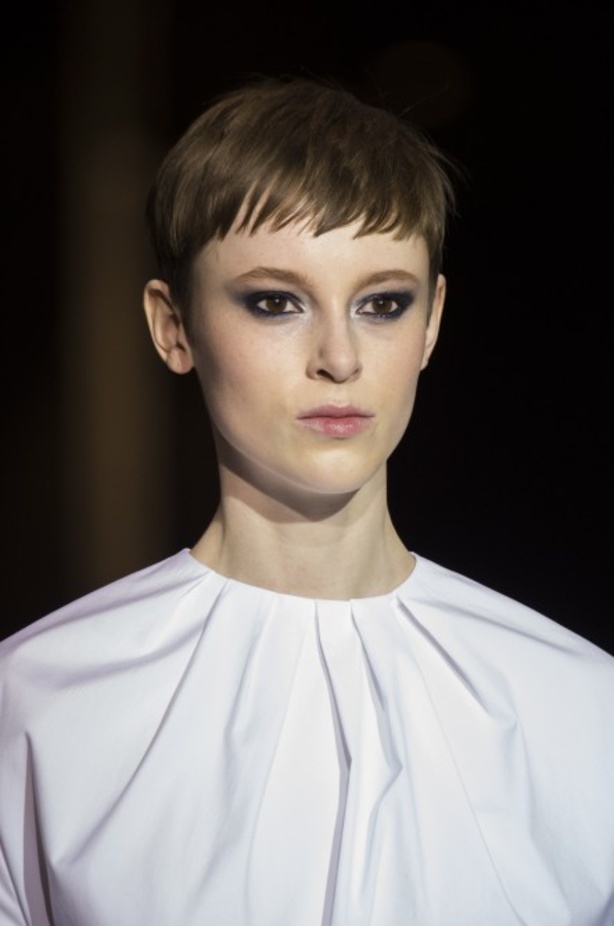 أزياء مفعمة بالألوان خلال عرض Carolina Herrera